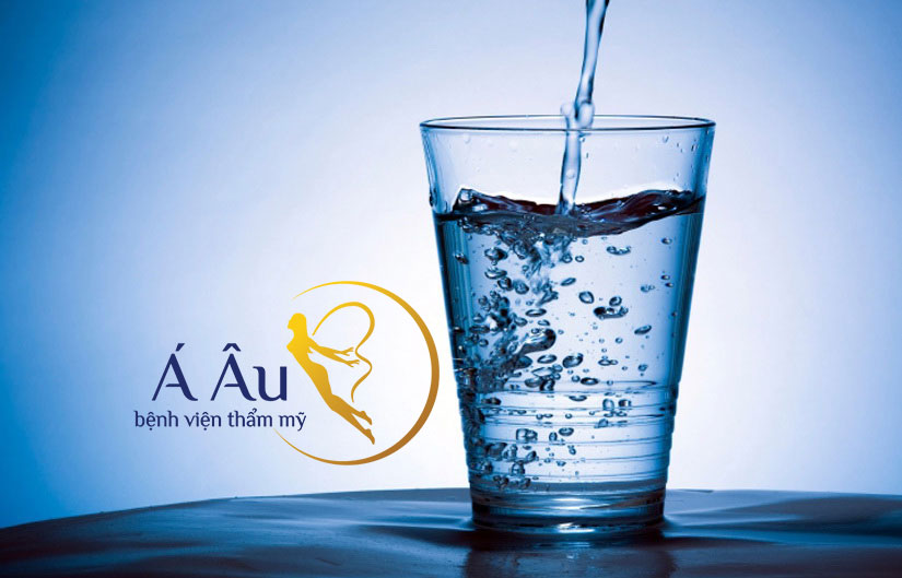 Uống nước mỗi ngày 2 lít tốt cho cơ thể