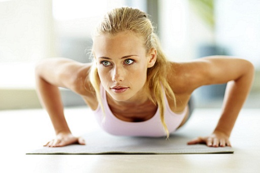 Hít đất là bài tập thể dục giúp giảm mỡ bụng hiệu quả