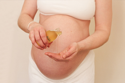 Trị rạn da bằng dầu dừa chỉ có tác dụng tích cực với các trường hợp rạn da khi mới mang thai hay tiếp cận sớm sau khi sinh.